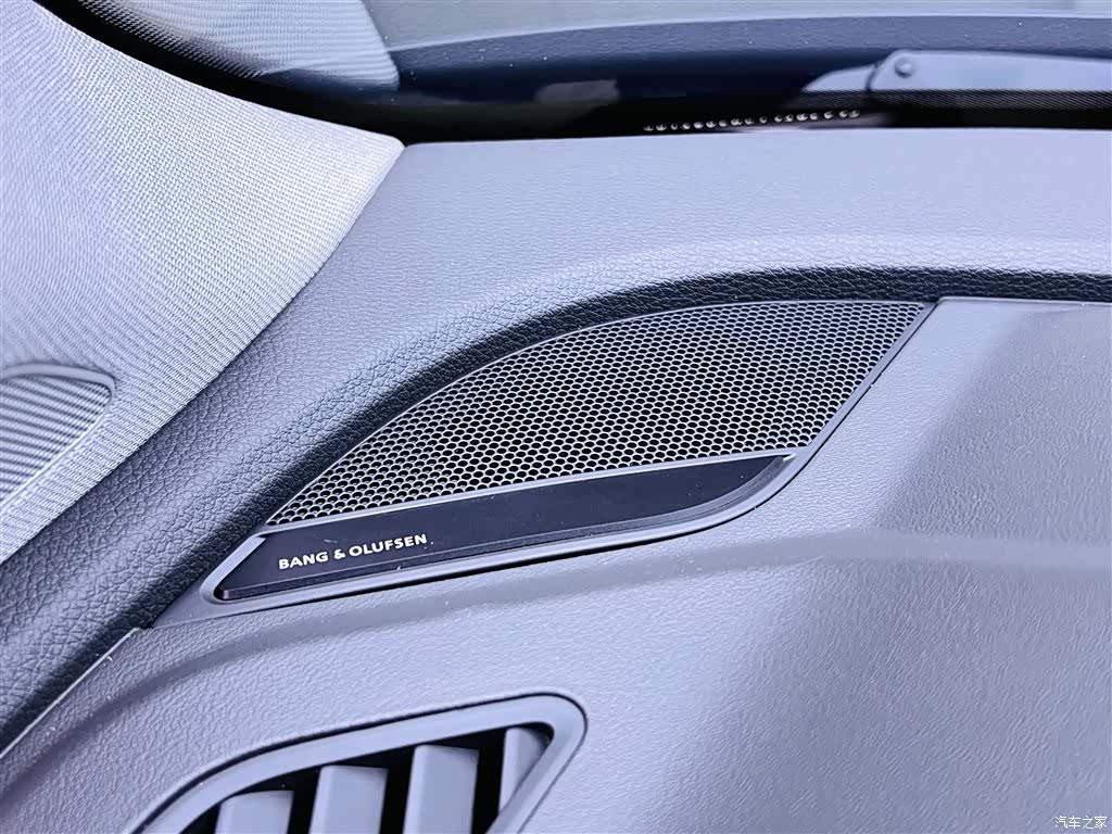 Audi Q5L, 2022 16