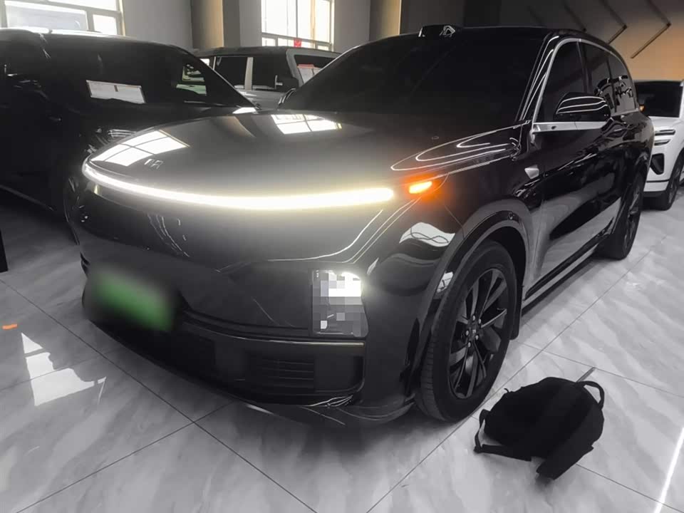 Li Auto Ideal L8