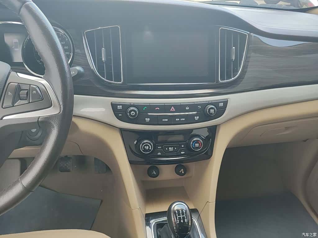 Wuling 730, 2016 13