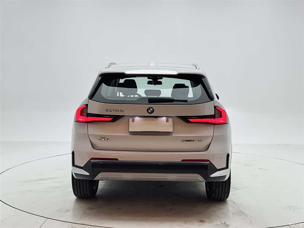 BMW X1, 2023 все фото