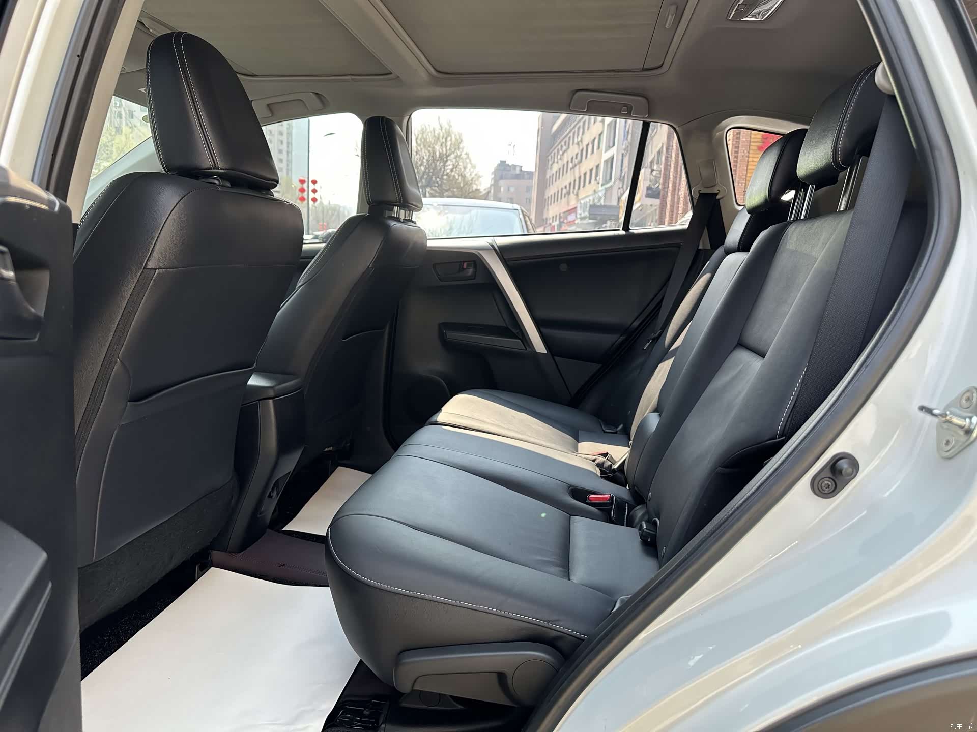 Toyota RAV4, 2017 15