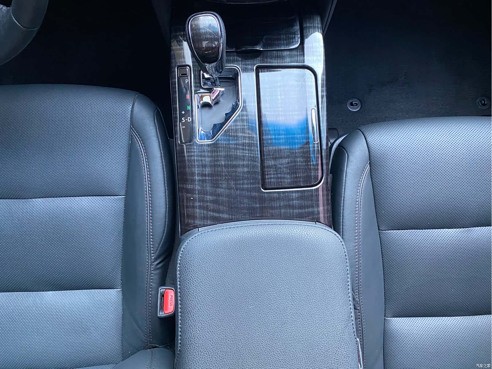 Toyota Crown, 2017 14