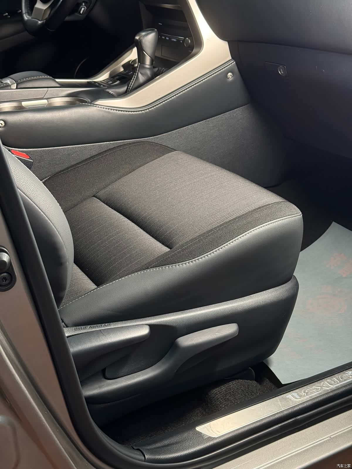 Lexus NX, 2020 25