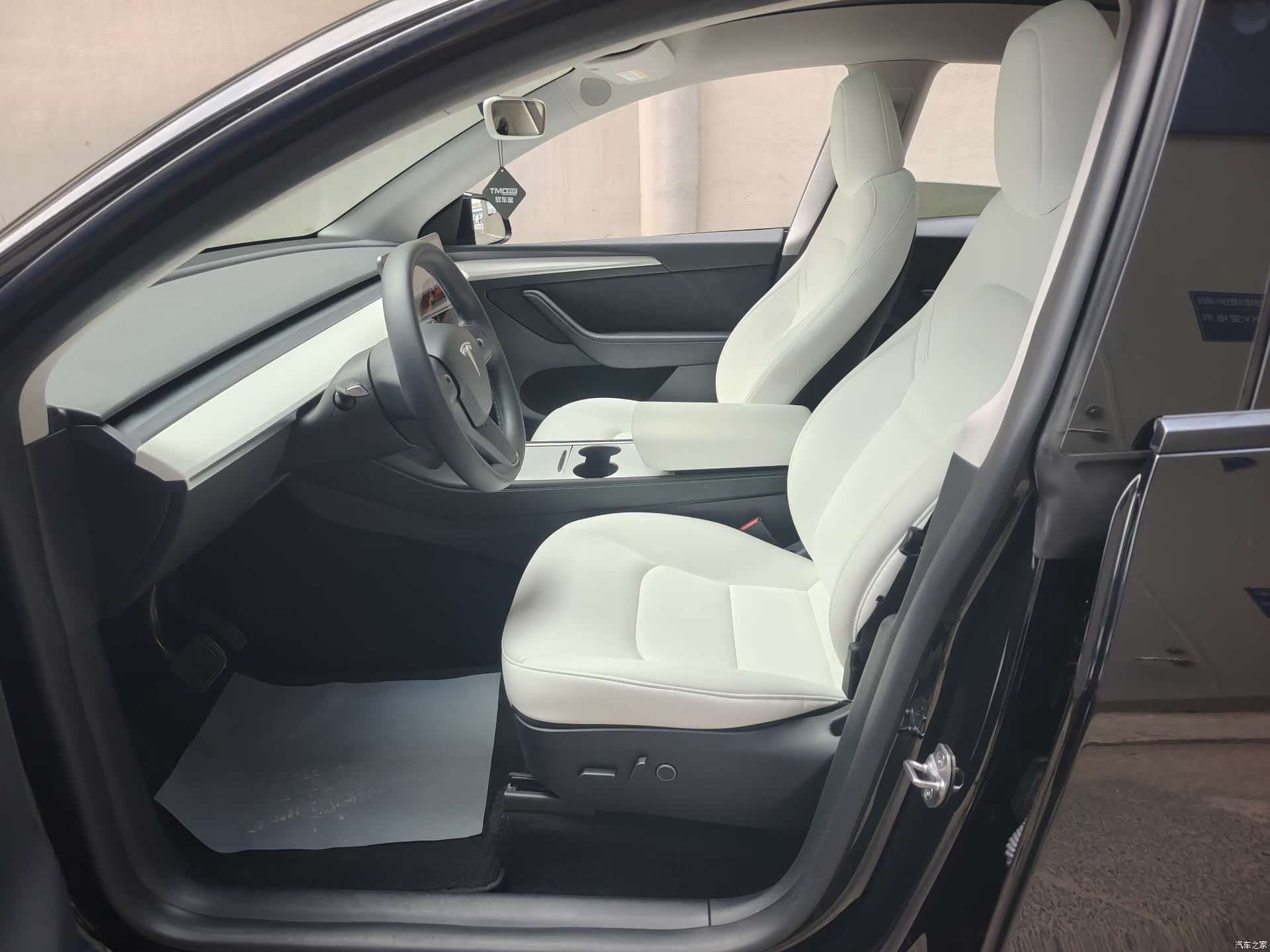 Tesla Model Y, 2023 10