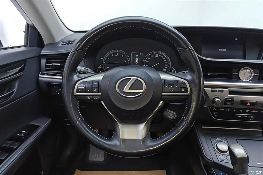 Lexus ES, 2018 15
