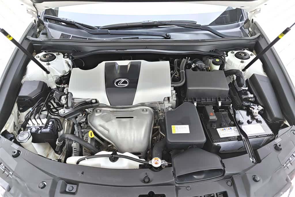 Lexus ES, 2018 10