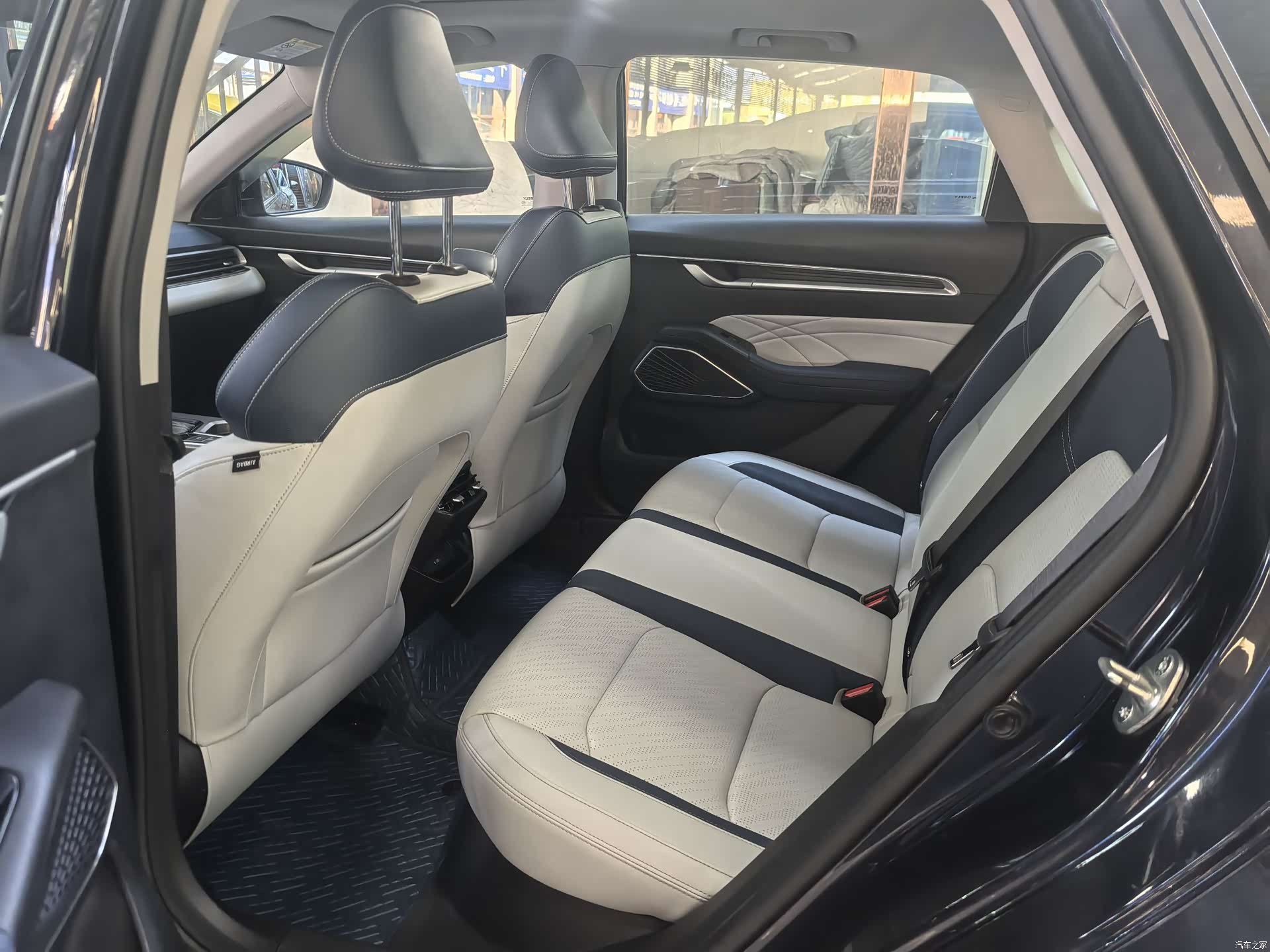 Geely Emgrand, 2023 6