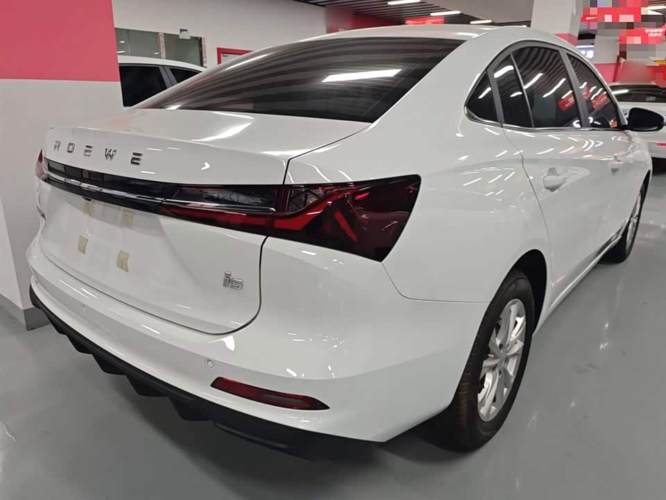 Roewe i5