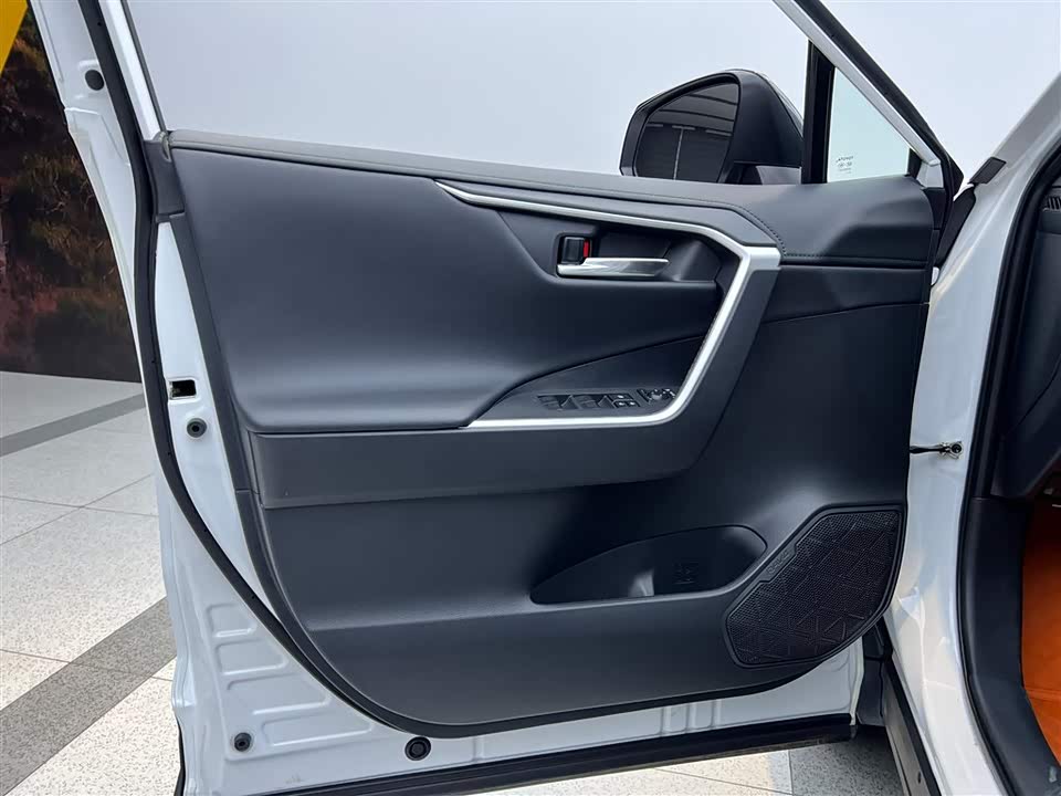 Toyota RAV4 Rongfang