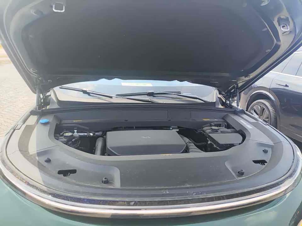 Li Auto Ideal L8