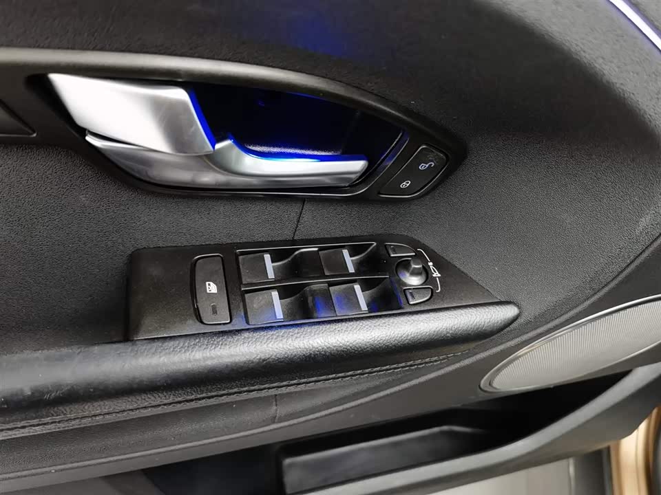 Land Rover Range Rover Aurora