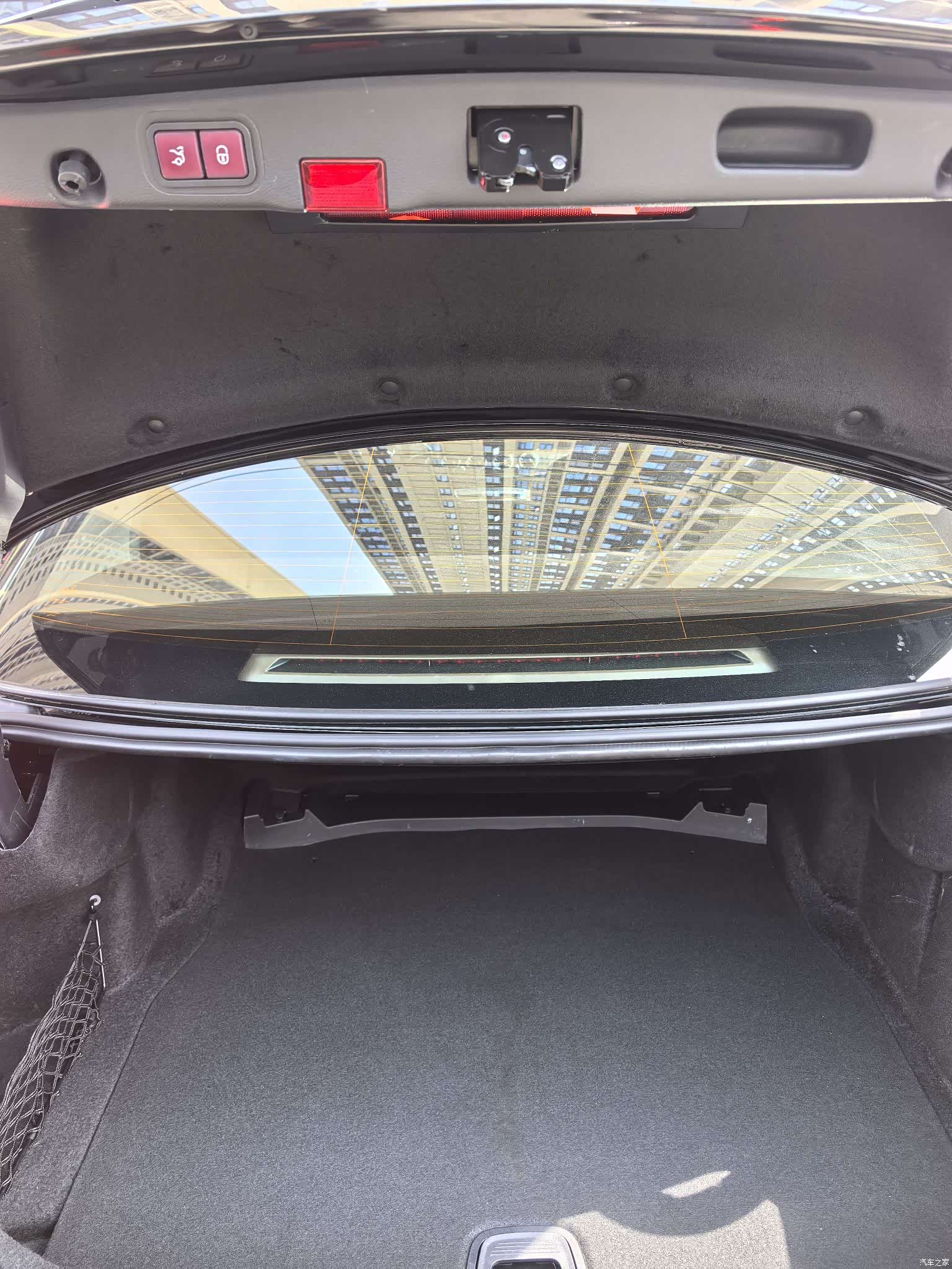 Mercedes-Benz E-Class, 2023 18