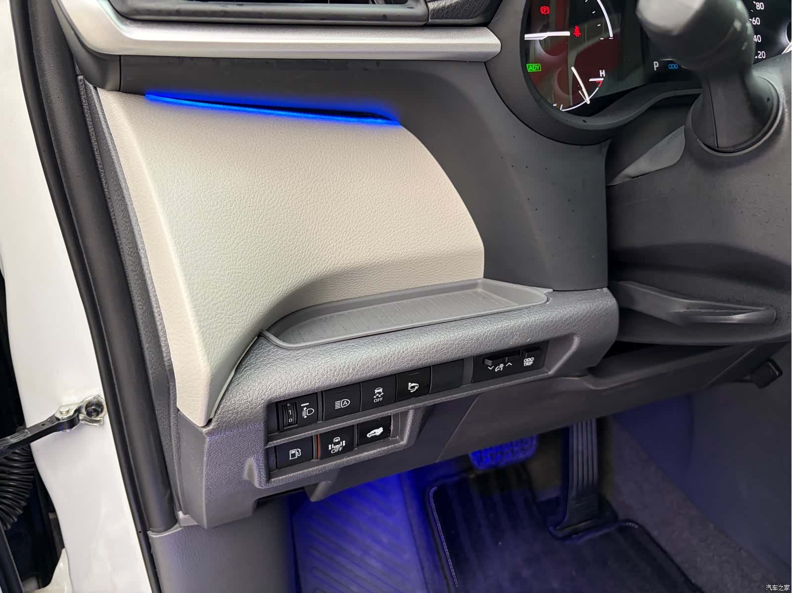 Toyota Granvia, 2024 7