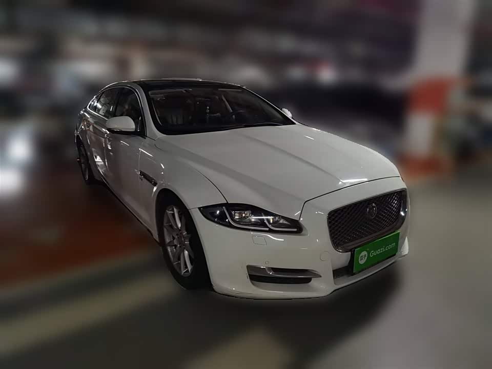 Jaguar XJ
