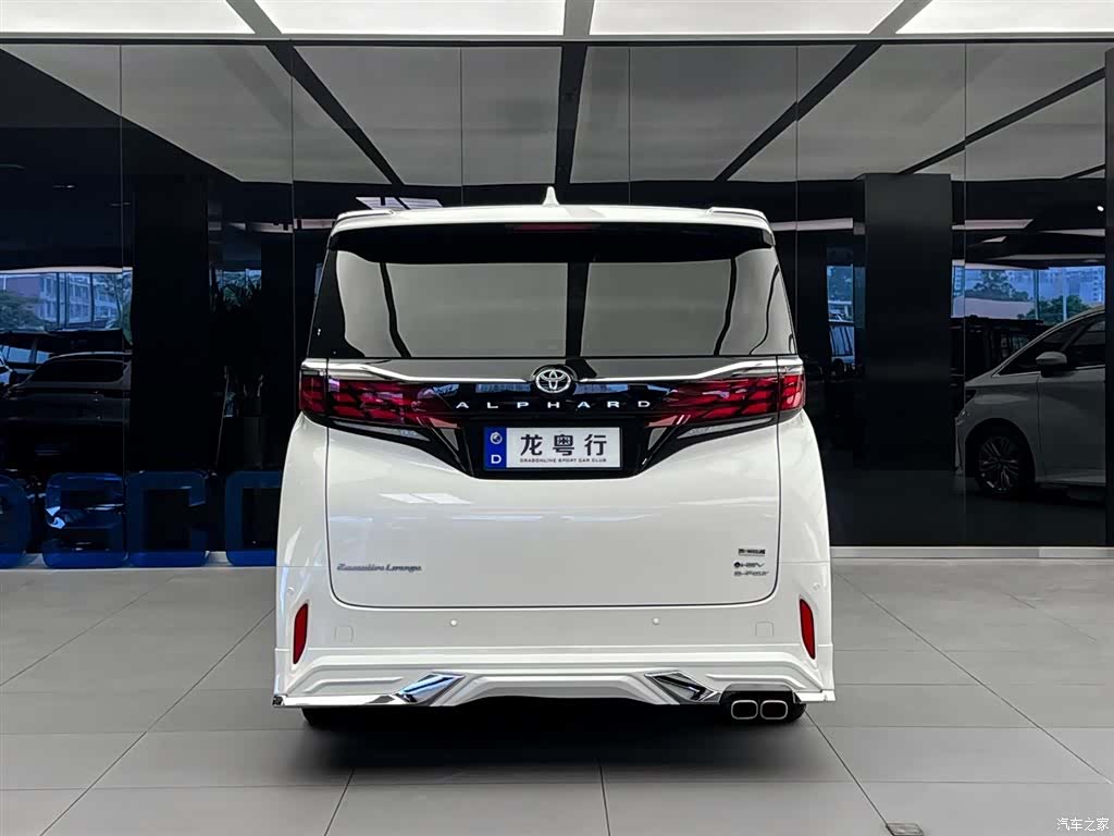 Toyota Alphard, 2025 все фото