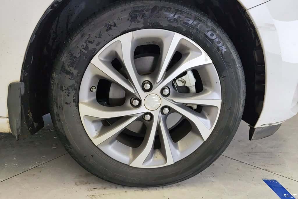 Buick Verano, 2022 6
