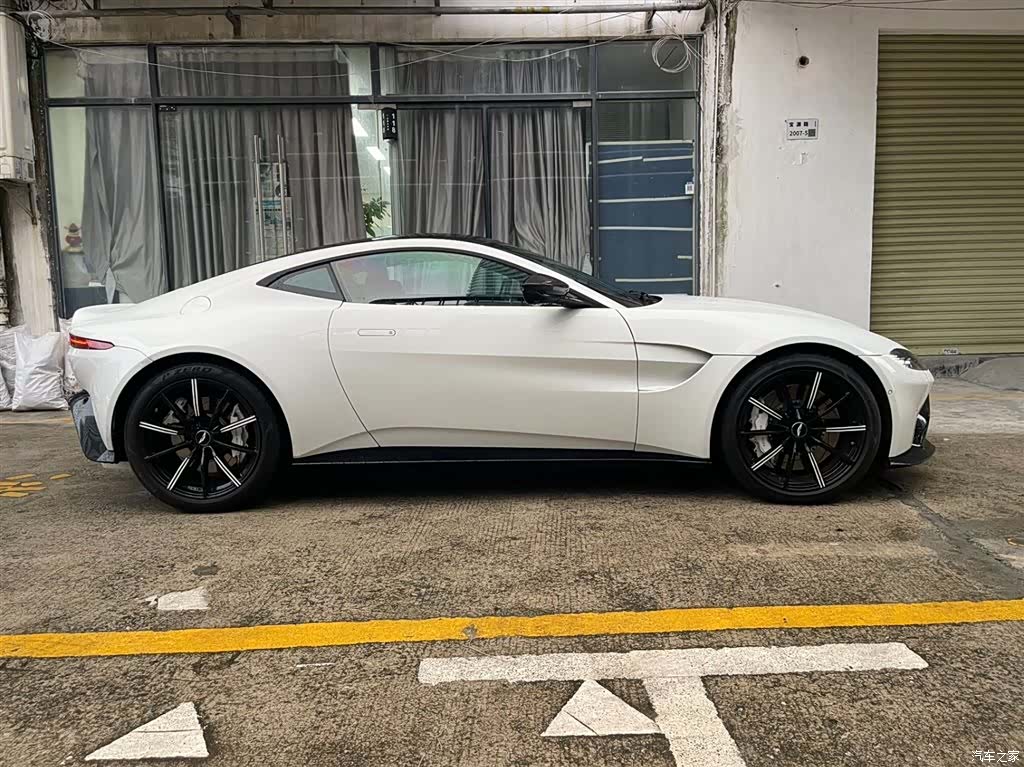 Aston Martin Vantage, 2019 6