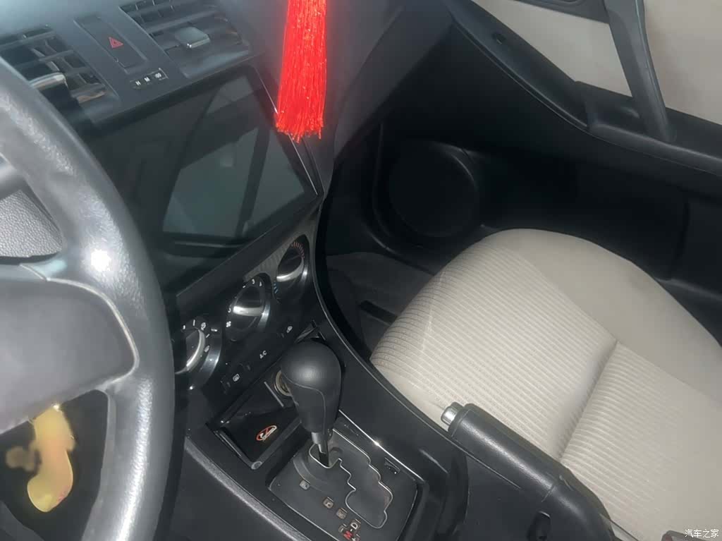 Mazda 3, 2015 13