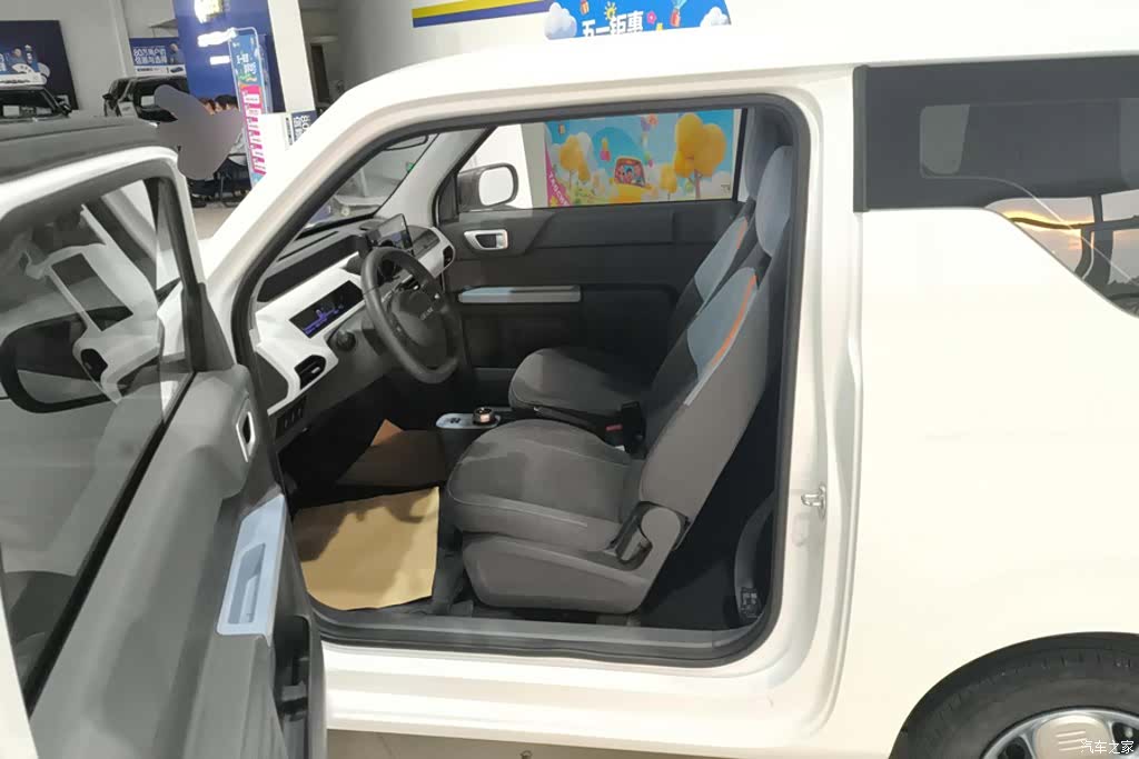 Geely Panda, 2025 9