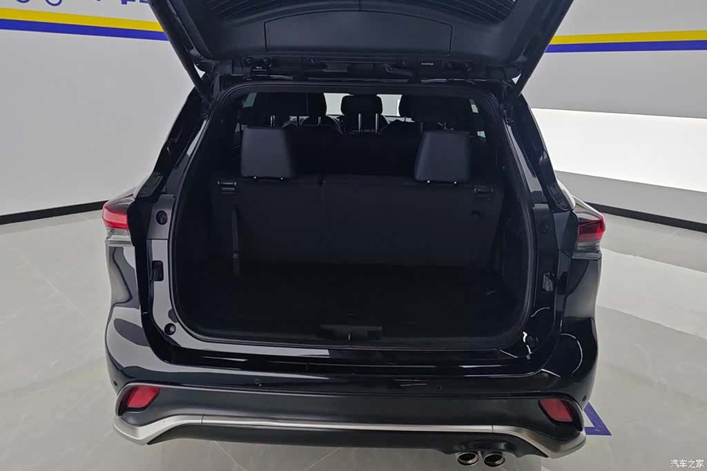 Toyota Crown, 2023 4