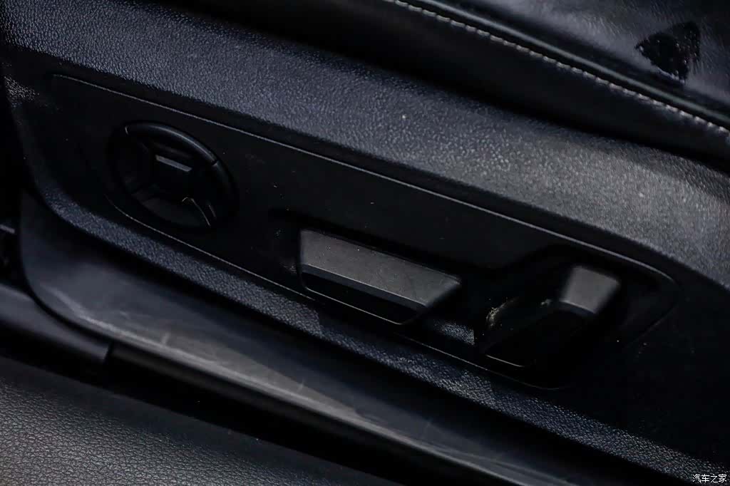 Audi A7L, 2024 14