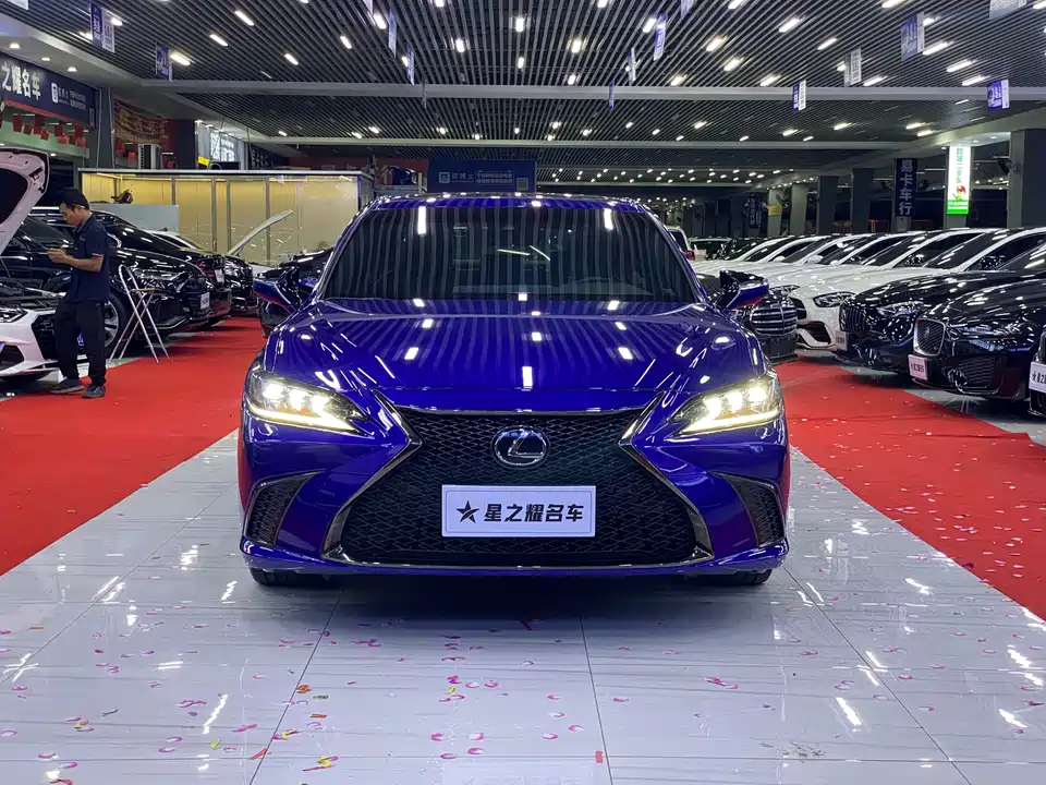 Lexus ES
