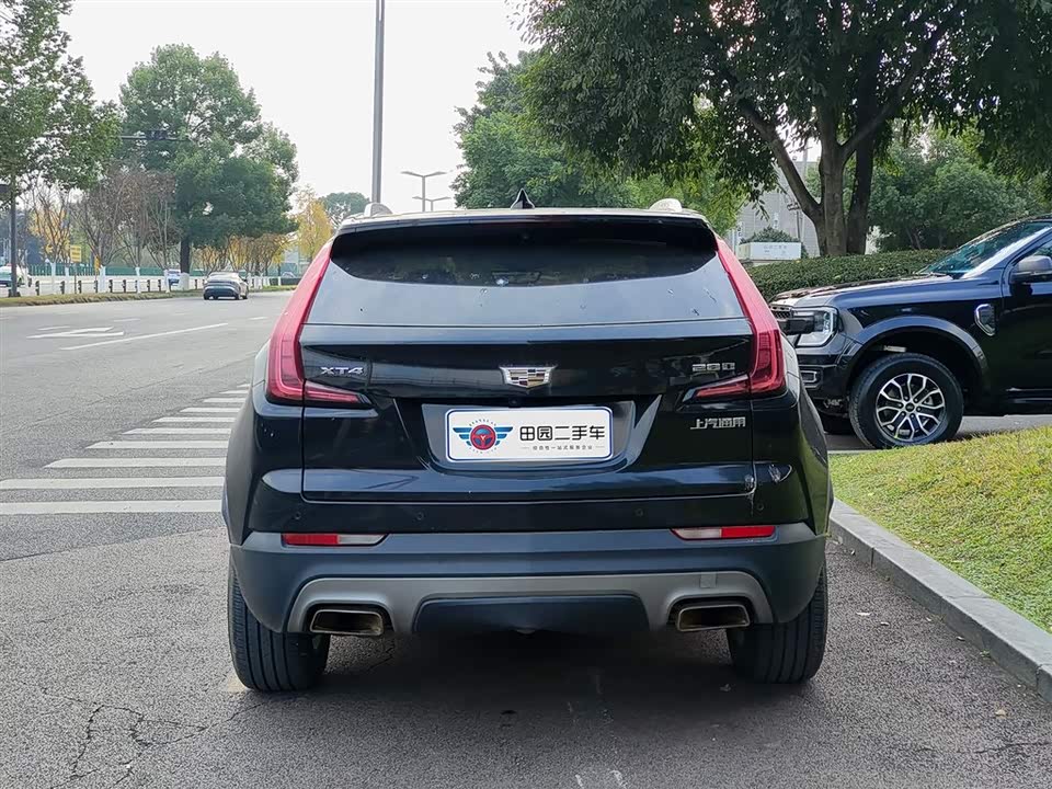 Cadillac XT4