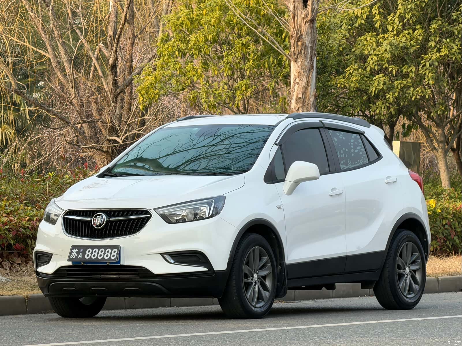 Buick Encore, 2019 1