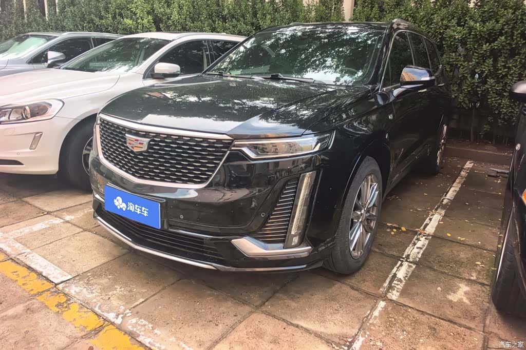 Cadillac XT6