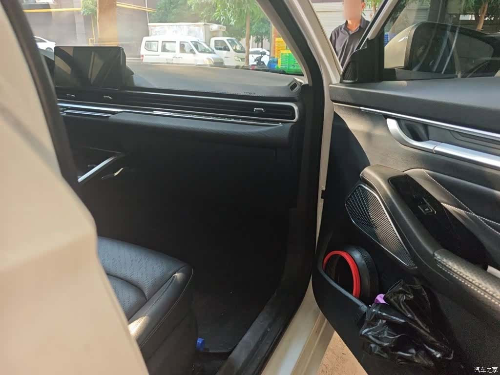 Geely Emgrand, 2023 20