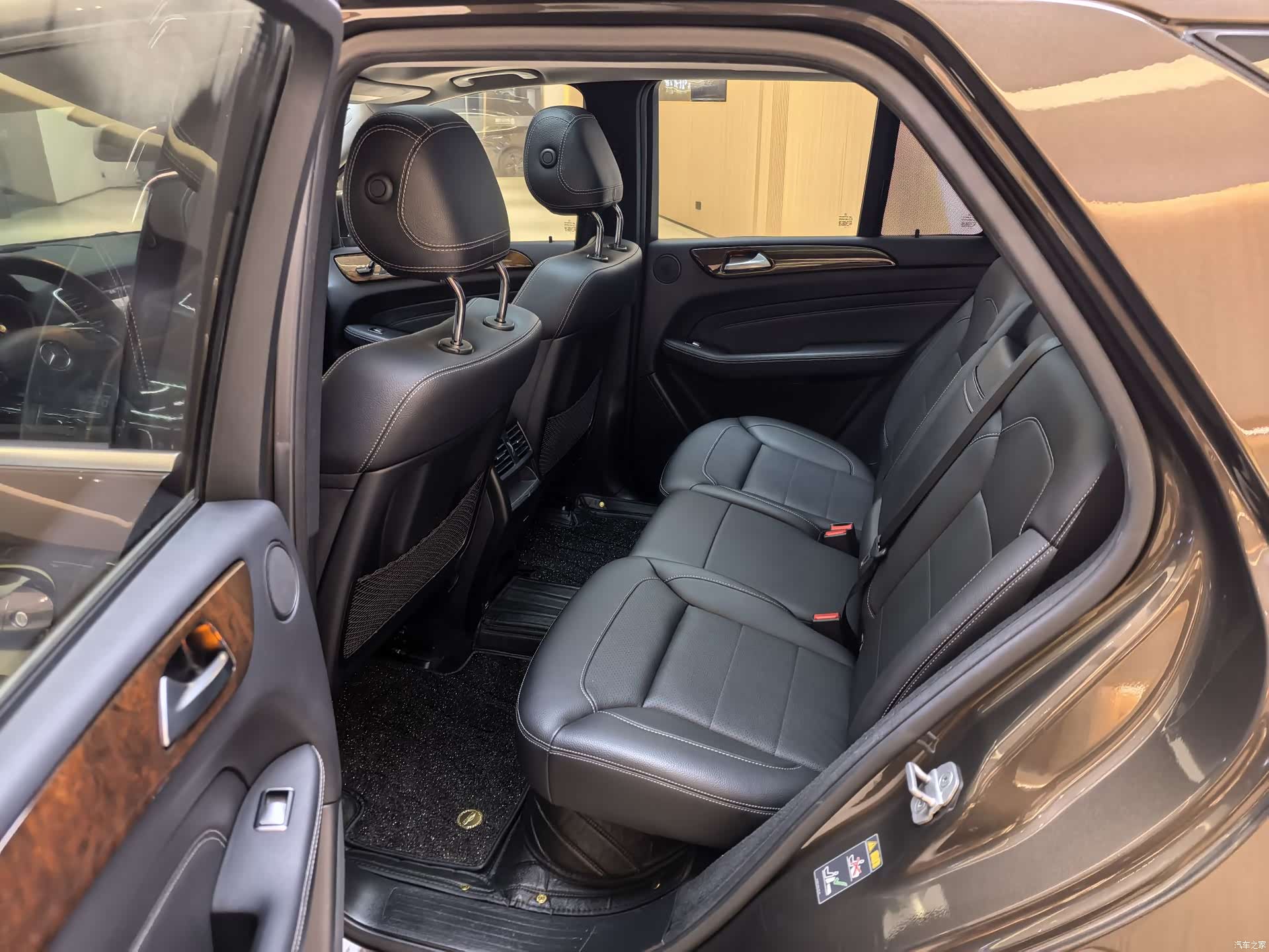 Mercedes-Benz M-Class, 2015 10