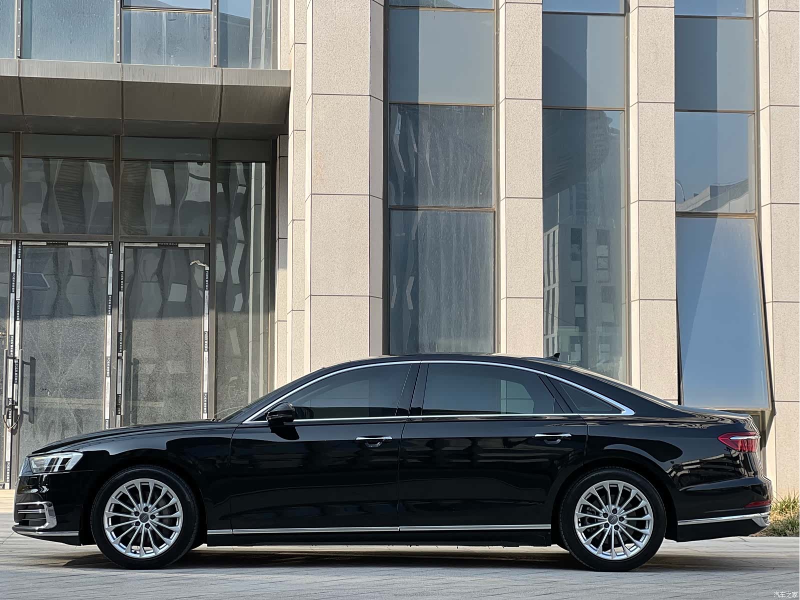 Audi A8L, 2020 3