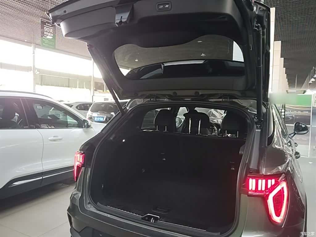 Lynk & Co 01, 2021 19