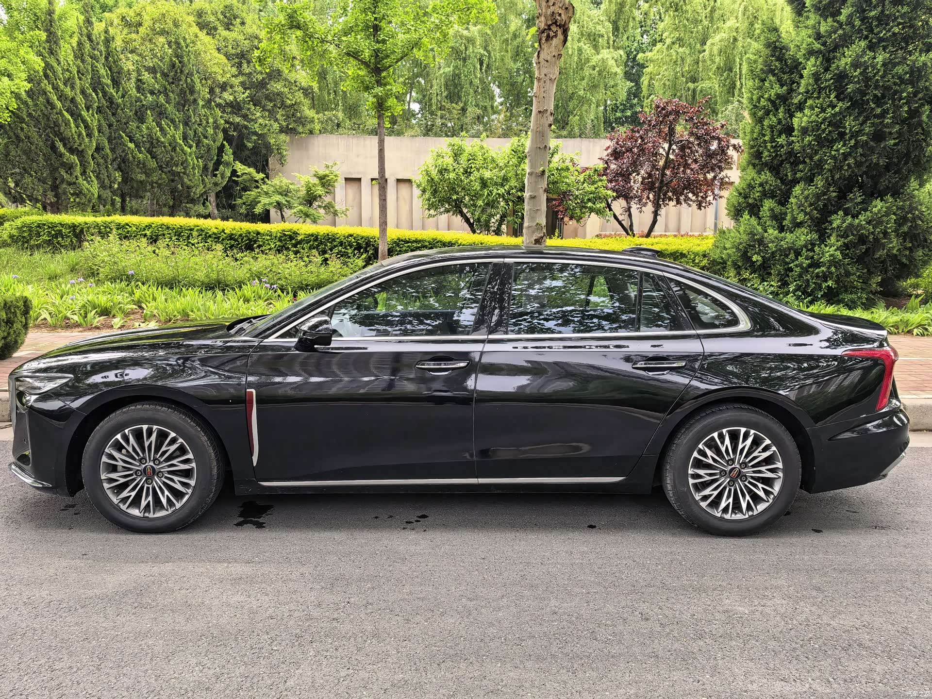 Hongqi H5, 2023 7