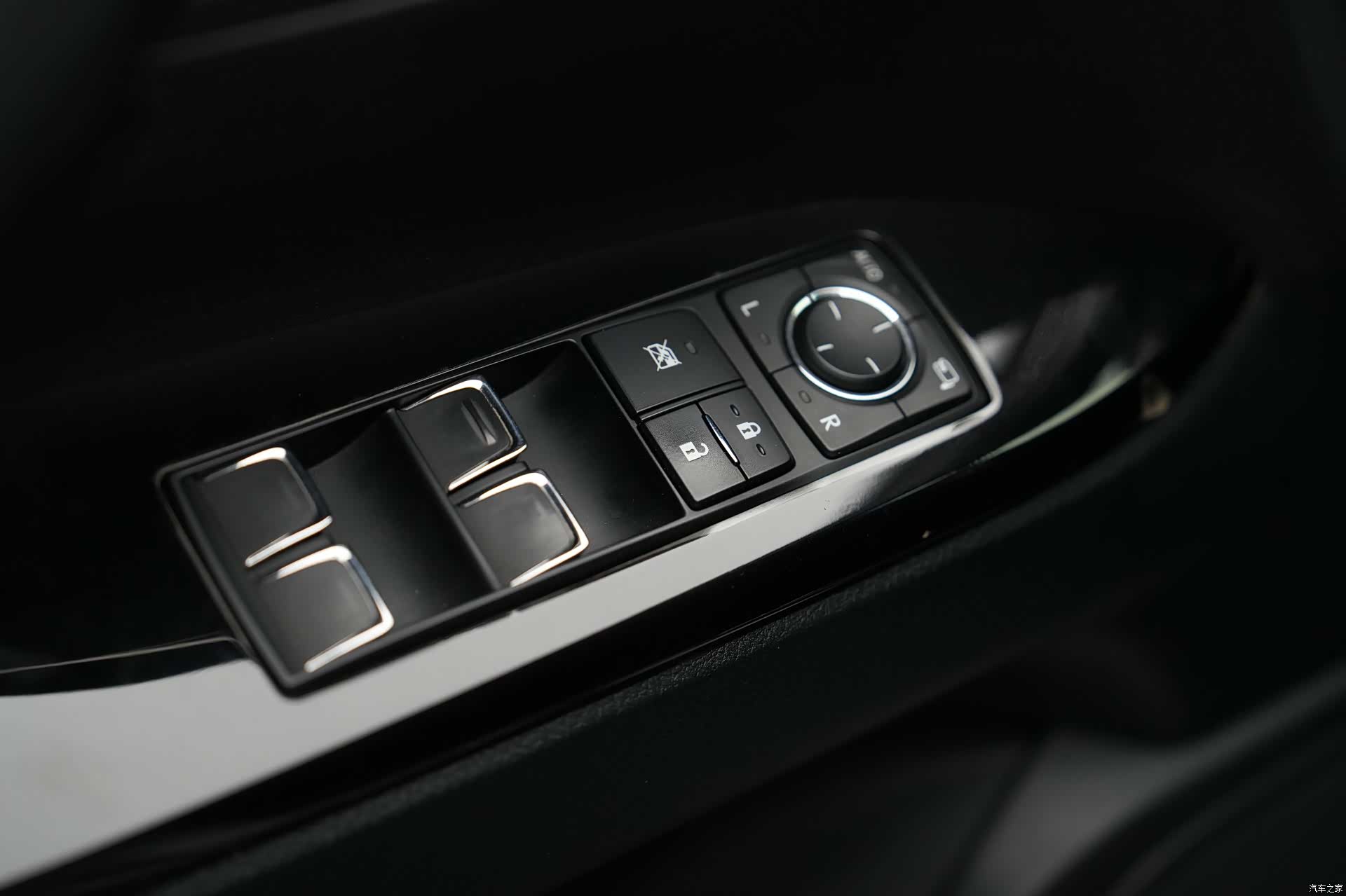 Lexus LX, 2020 29