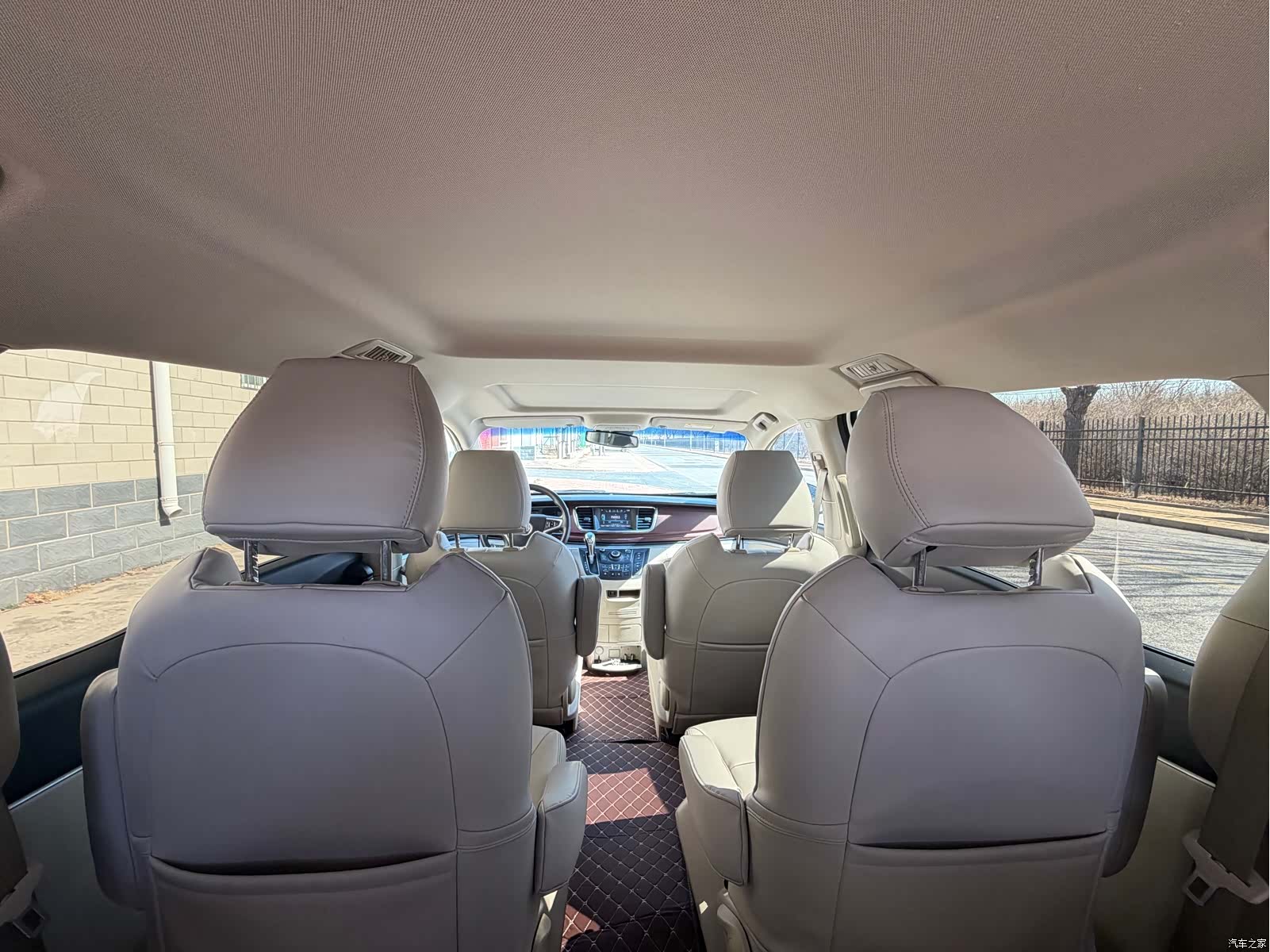 Buick GL8, 2018 13