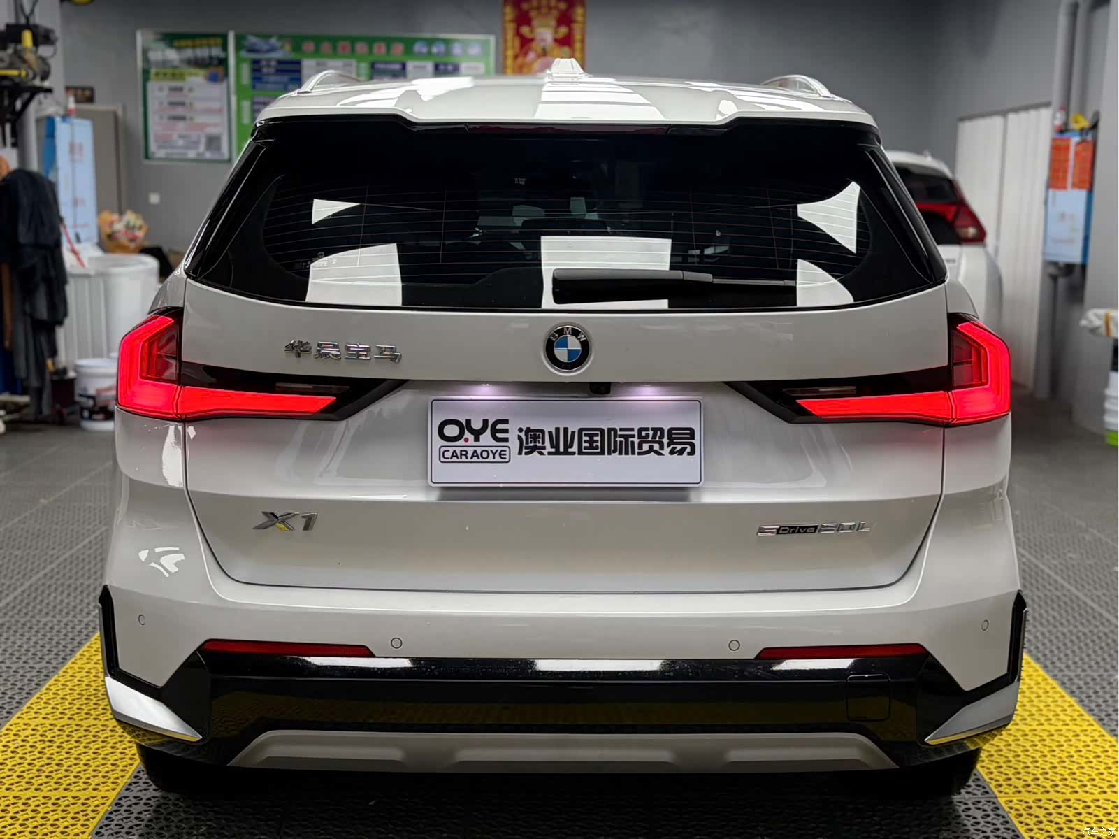 BMW X1, 2023 все фото
