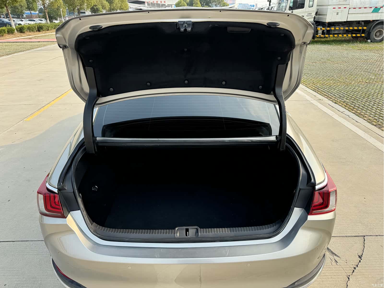 Lexus ES, 2024 14