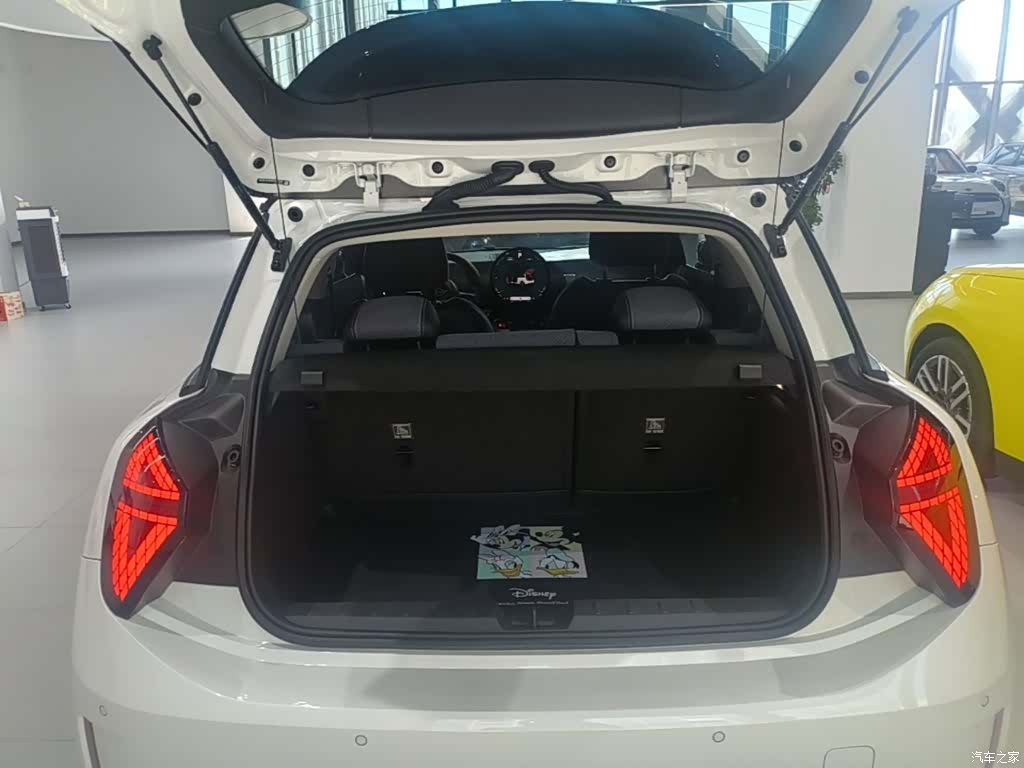 Mini Cooper, 2024 19