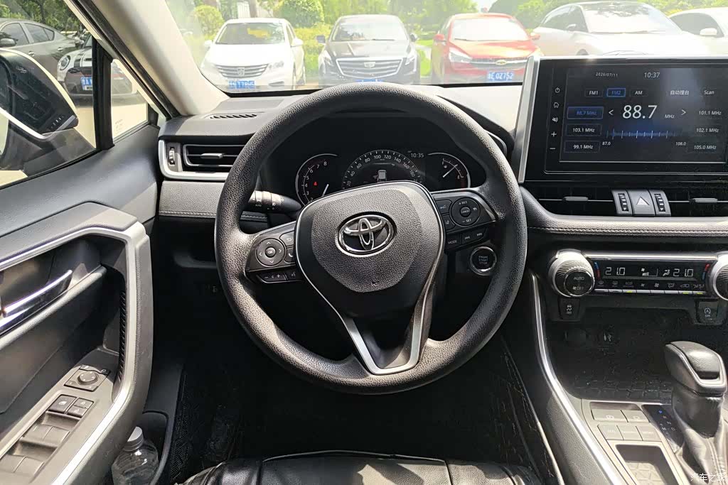 Toyota RAV4, 2020 15