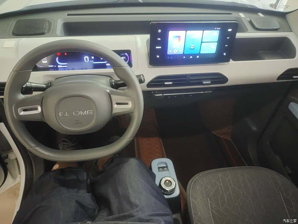 Geely Panda, 2025 10
