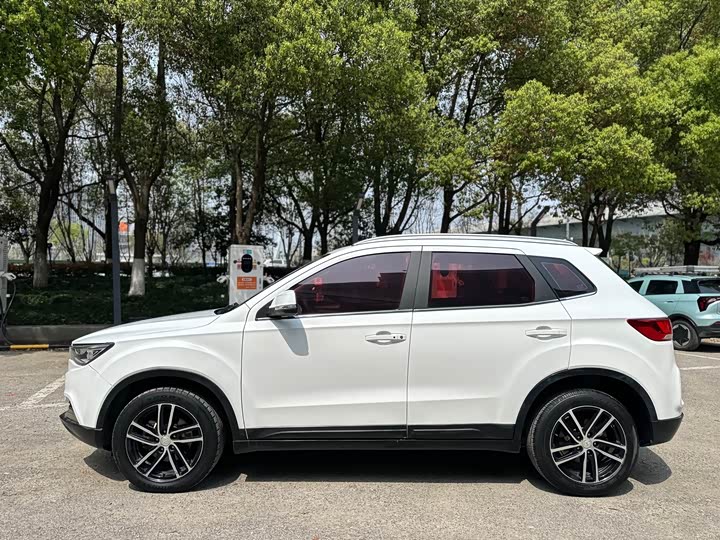 Bestune X40 2018 wang hong ban 1.6L АКПП Люкс