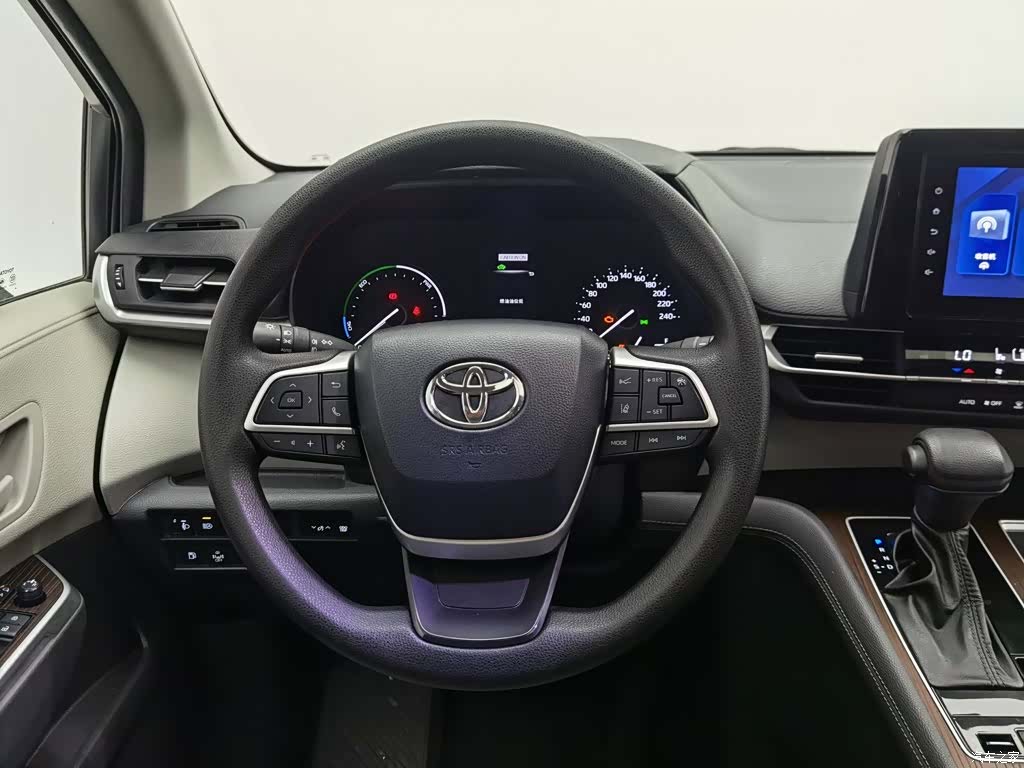 Toyota Sienna, 2023 11