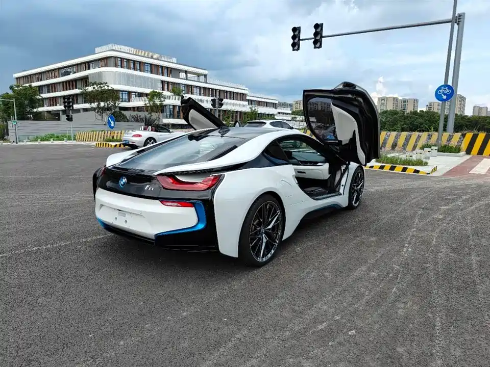 BMW i8