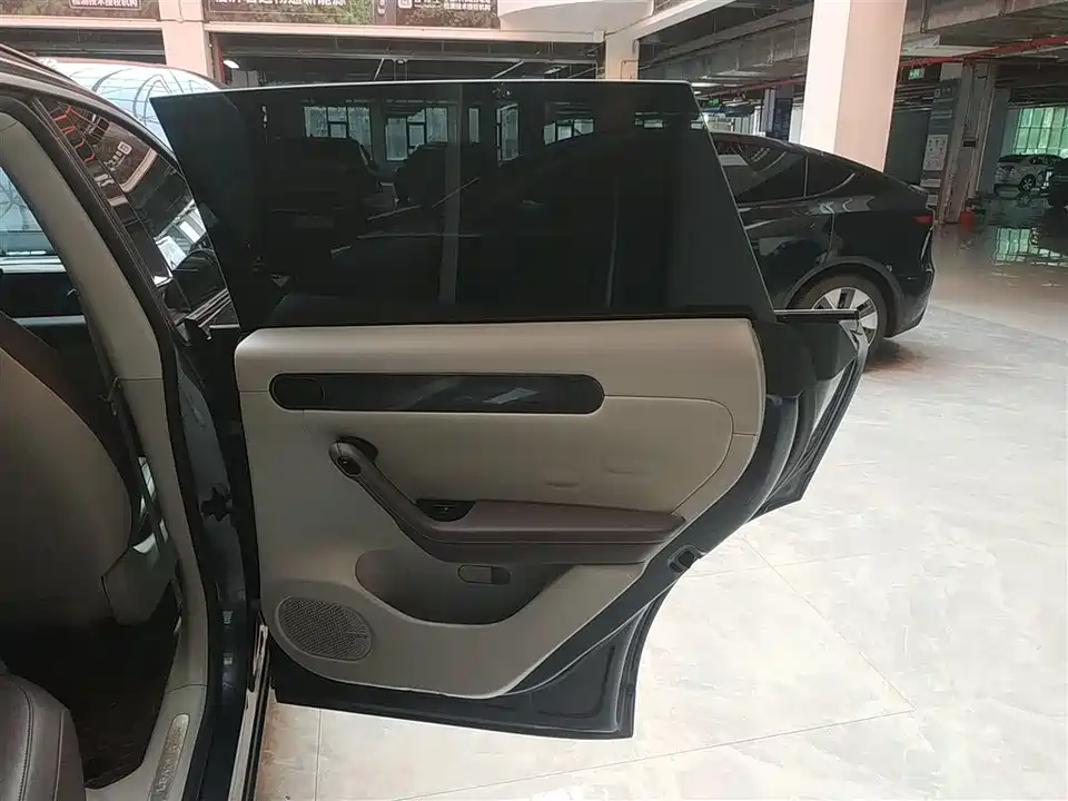 Leapmotor C11