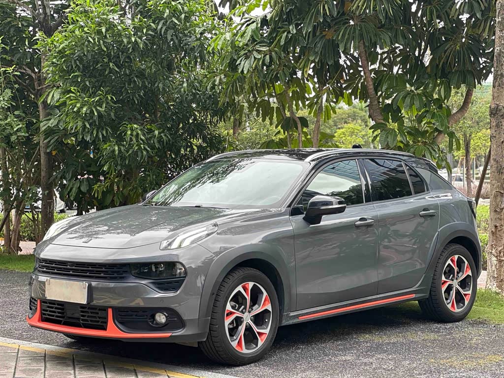 Lynk & Co 02