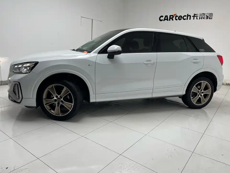 Audi Q2L