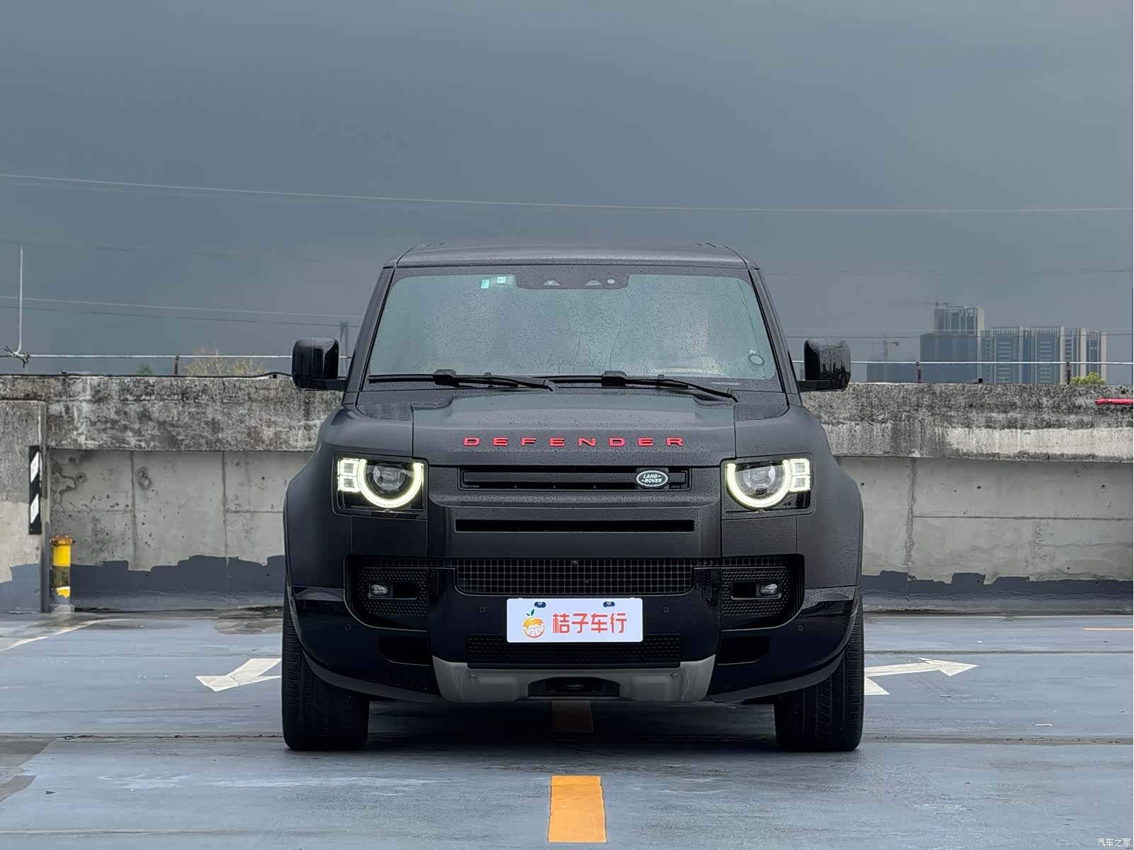 Land Rover Defender, 2024 3
