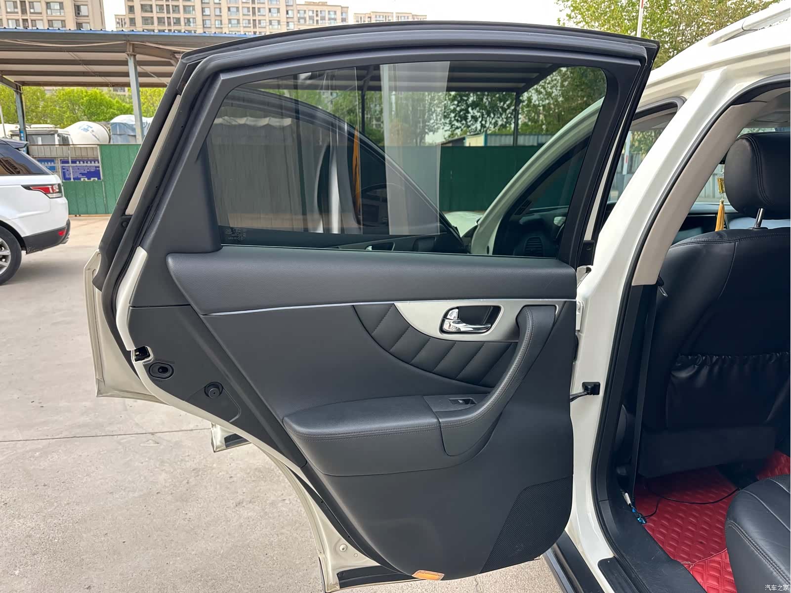 Infiniti FX37, 2013 15