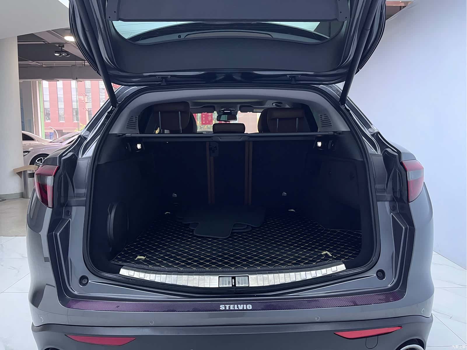 Alfa Romeo Stelvio, 2019 22